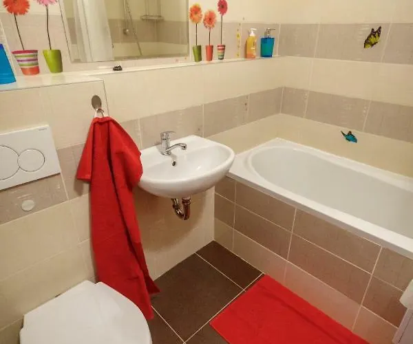 Utulny Druhy Domov V Srdci Ziliny 아파트 질리나